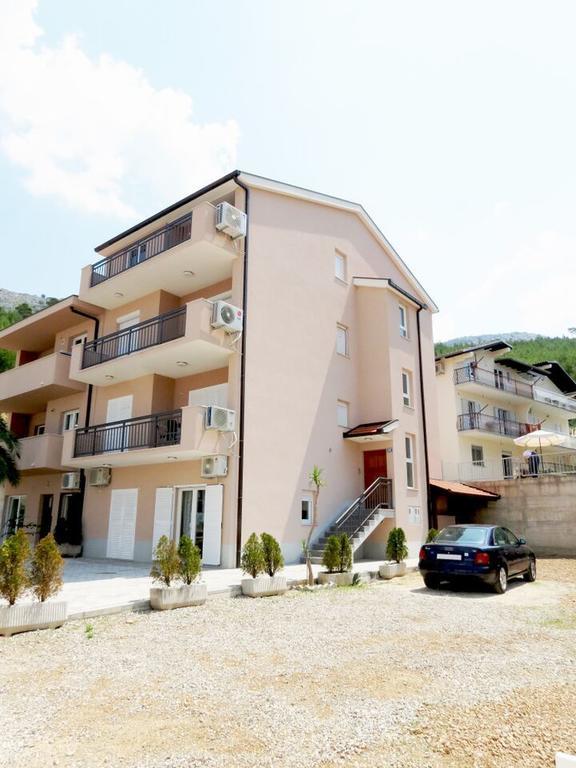 Apartments Ljubicic Podstrana Exterior photo